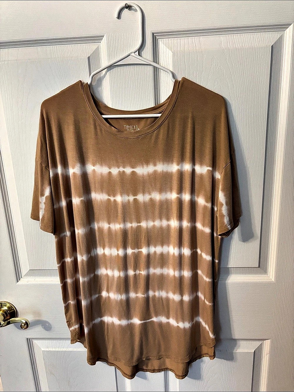 Time and Tru Tie-Dye Short Sleeve Tee in Brown & White
